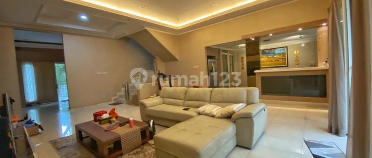 Dijual Rumah Mewah Full Furnish Sangat Strategis di Pik 1