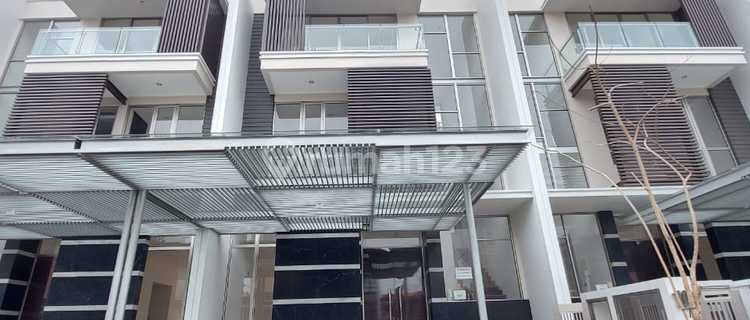 Sewa Rumah 8X25 3 Lantai Chopin Signature Golf Island Pik 1