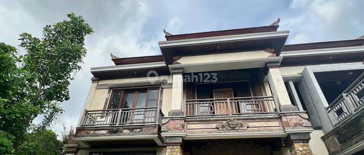 6 bedroom villa for sale in Singapadu Gianyar 1