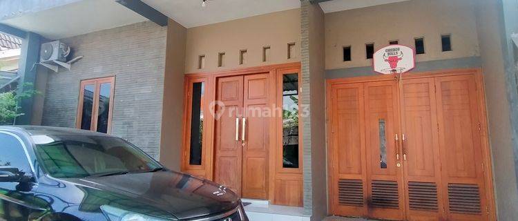 Rumah di Menjangan dalam SHM Bagus Barat Daya semi furnished 1