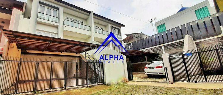 Disewakan Rumah Cantik Furnished Daerah Dago 1