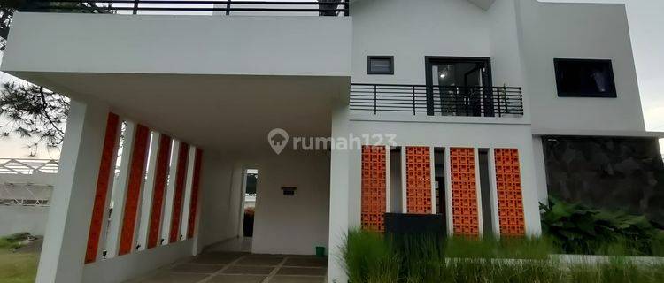 Dijual Villa Cantik SHM di Villa Istana Bunga Lembang Bandung 1