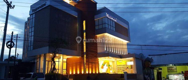 Gedung Komersial 4 Lantai SHM Raya Mahendradatta Di Jual 1