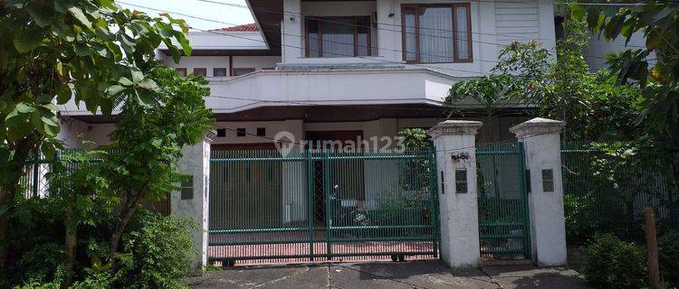 S1733 cb732 Disewakan Rumah Semi Furnished 2 Lantai Cocok Untuk Keluarga di Daerah Kav. Dki Jakarta Barat 1