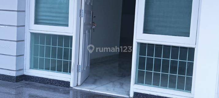 S1725 Rumah Sewa Intercon Unfurnished Lingkungan Bagus 1