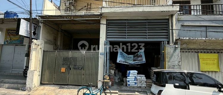 Selling Active Boarding House and Shop in Semolowaru, Instant Profit. 1