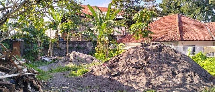 Land on Jalan Antasura, Denpasar SHM 450 m² 1