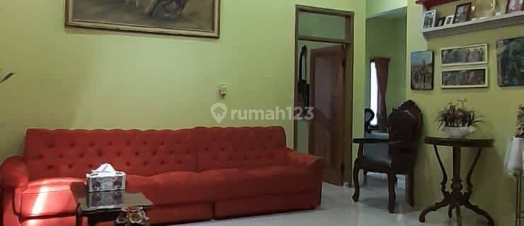 Rumah Cantik Lebar Muka 10m Di Bandung Timur 1