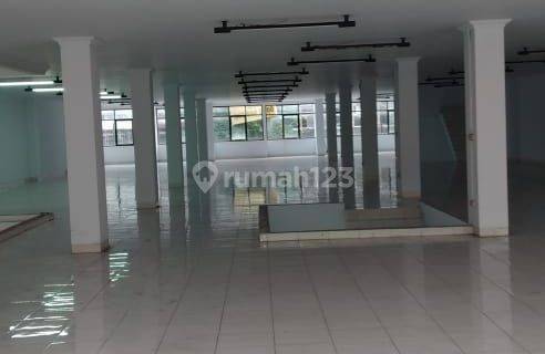 Dijual Gedung 3 lantai di Gambir 1