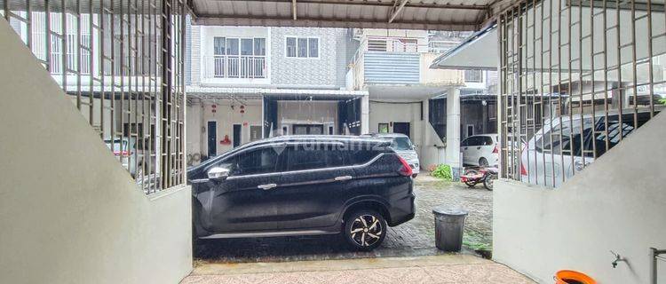 Dijual Rumah Furnished di Komplek Griya Palace 1