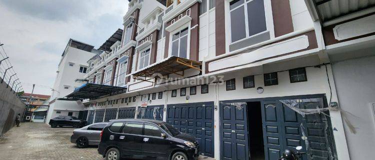 Dijual Rumah 2 Lantai Komplek Permata Sapphire  1