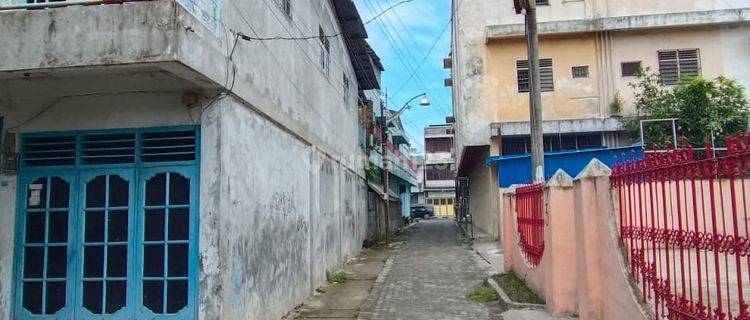 Rumah 2 Lantai di Jalan Hm Yamin Gang India, Medan 1