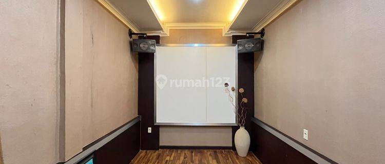 Rumah 3 Lantai Full Furnished di Jalan Hm Yamin , Medan 1