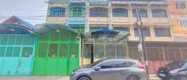 Rumah di Jalan Hos Cokroaminoto - Dekat Pasar Beruang, Medan 1