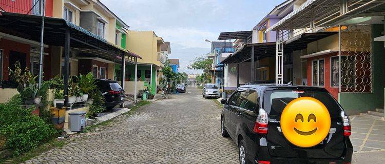 Rumah 2 Lantai Daerah Medan Johor 1