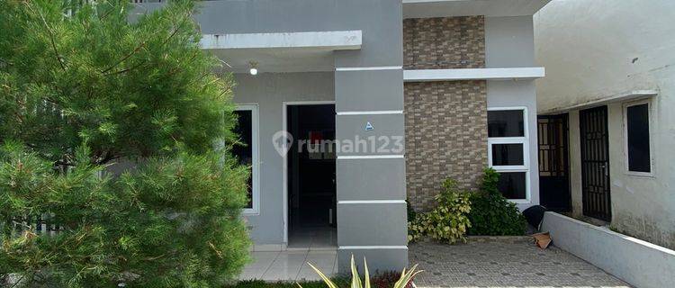 Rumah dengan model modern minimalis tipe 1 lantai. 1
