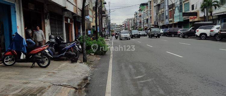 Ruko  Disewakan Jalan Sutomo SHM 64 m Butuh Renovasi 1