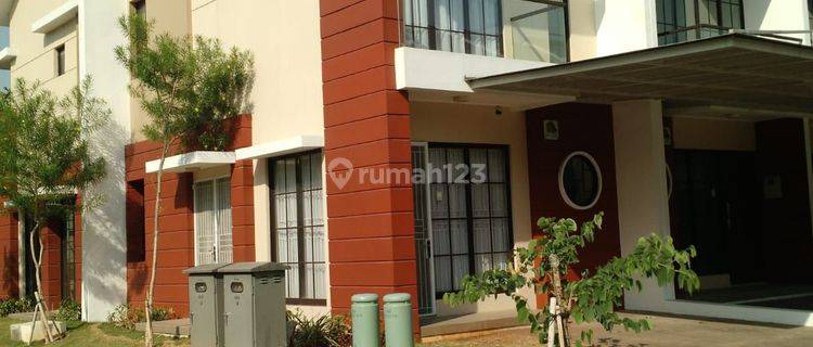 Dijual Rumah Hook di East Asia Green Lake City 1