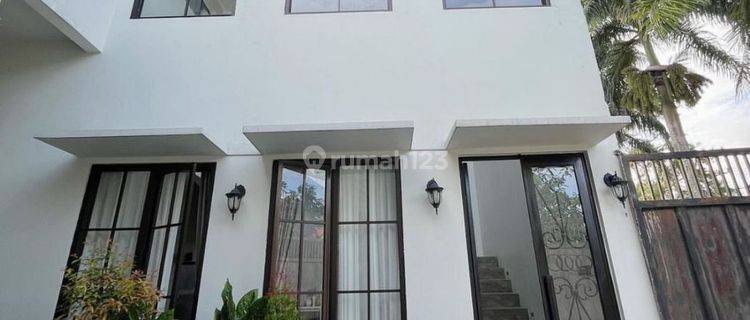 Rumah Mewah Hook  Full Furnish Kedungkandang Malang 1