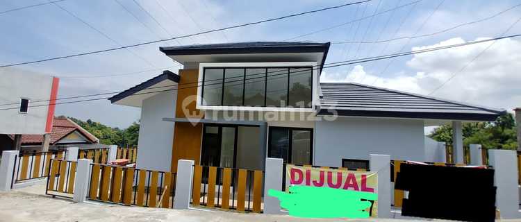 Dijual Rumah Cantik Dijangli Tembalang Semarang 1