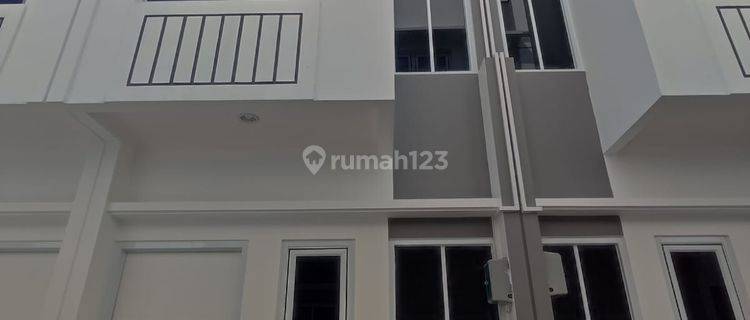 Rumah Murah 2 Lantai Lokasi Strategis Jl Industri 1