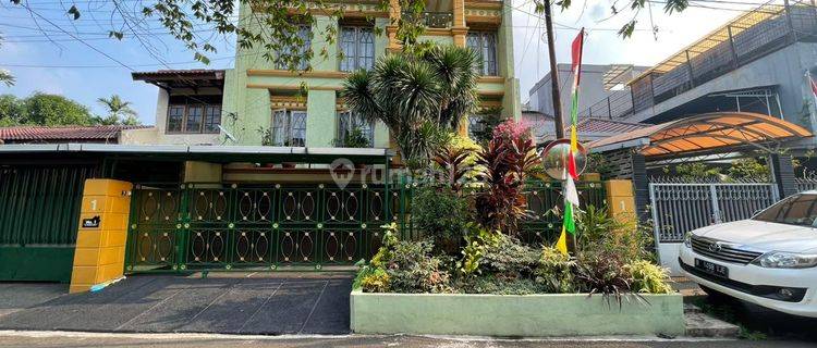 Rumah di Pondok Indah, Jakarta Selatan Investasi Terbaik di Kelasnya Klasik  1