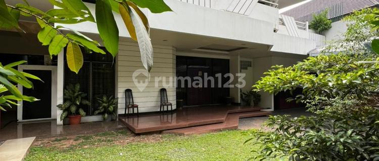 Luxury Old House in Pondok Indah. Well-Maintained, Comfortable, Move-In Ready 1