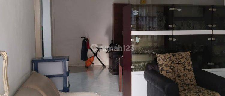 Rumah Hoek 2 1/2 lantai  SHM di Petojo, Jakarta pusat  1