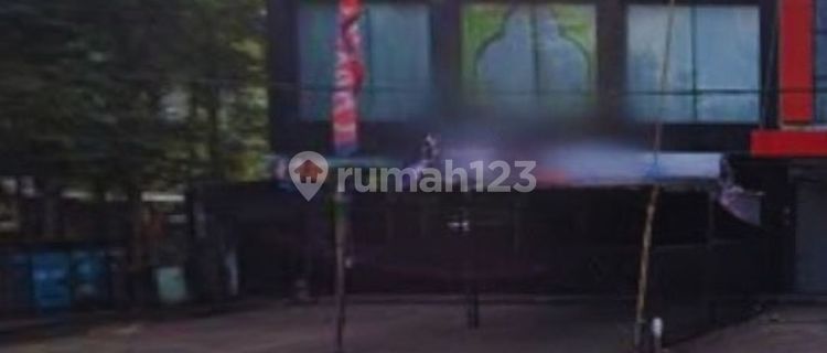 For Rent: 3-Storey Shop House on Perintis Kemerdekaan Main Road, Strategic Location 1