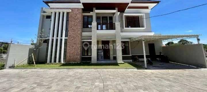 Luxury villa in the Sanur area, premium and very strategic location  1