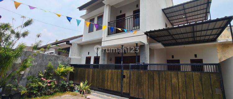 Dikontrakan Rumah 2 Lantai Baru Asri Di Gentan Surakarta 1