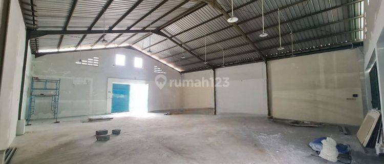 Gudang Siap Pakai Rungkut Asri Utara, Row Jalan 2 Mobil 1