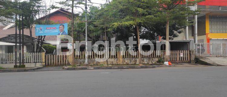 RUMAH BESAR DAN LEBAR PUSAT KOTA MAKASSAR 1