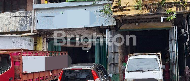 RUMAH LUAS TENGAH KOTA LOKASI STRATEGIS 1