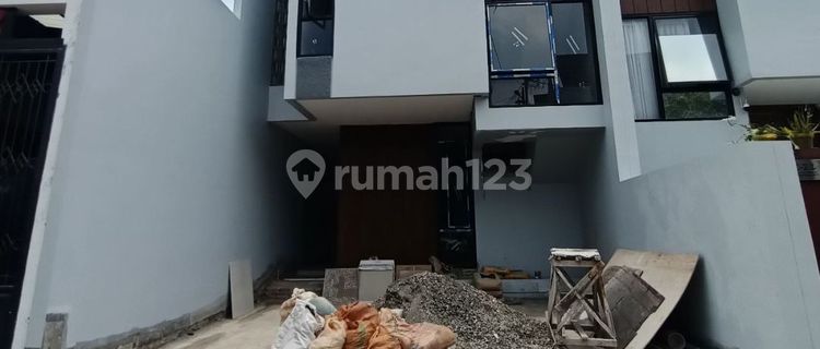 Rumah dijual 3 Lt. Pondok Kelapa Jakarta Timur dekat Tol Becakayu 1