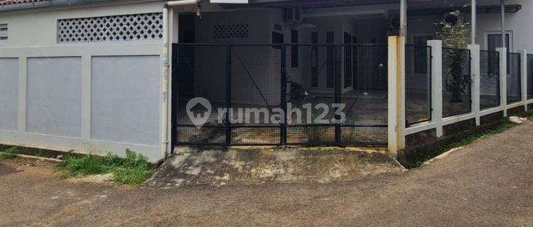 House for sale in Hook Pondok Kelapa, East Jakarta near Becakayu Toll Road. 1
