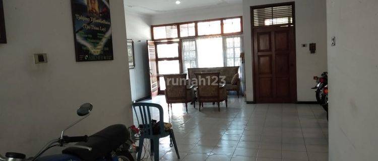 Dijual rumah hitung tanah Tenggilis Mejoyo termurah 1