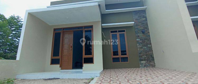 Rumah Baru Dekat Jln Karya Jaya Medan Johor SHM 1