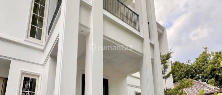 [ For Sale/Rent ]  Kuningan - Rumah Terawat Dan Siap Huni, Di Pusat Bisnis Dan Perkantoran, Layout Lapang. ——————————— Kondisi Rumah: * Area Komplek * Bangunan Tahun: 2023 * Kondisi Bangunan: Siap Huni * Lokasi: Dekat Area Perkantoran Dan Pusat Bisnis  *  1