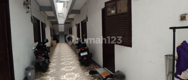 Strategic Duren Sawit Kost with 20 Rooms Fully Furnished 1