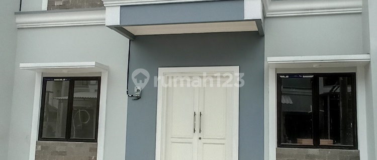 New House for Sale in Jatiwaringin Cluster, Strategically Located Near the Highway 1