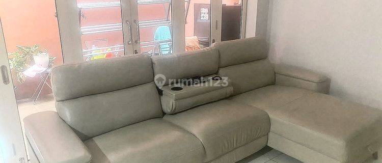 Rumah 2 Lantai Bagus Furnished SHM di Lippo Karawaci, Tangerang 1