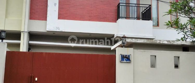 Disewakan Rumah Lokasi Strategis Semi Furnished Dgn Fasilitas Swiming Poll di Kemang Selatan Jakarta Selatan 1