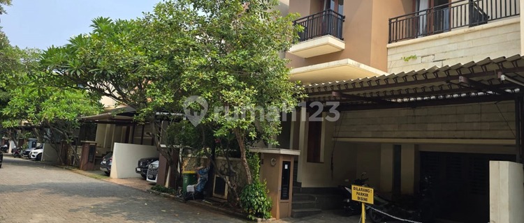 For Rent Ready-to-Occupy Semi-Furnished House in a Complex in Pejaten Pasar Minggu, South Jakarta 1