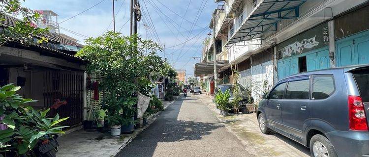 Rumah Town house Mewah Jalan Berlian Sari Medan Kota 1