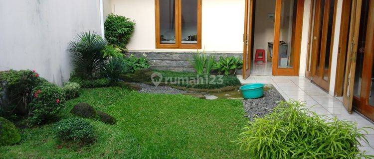 Rumah 2 Lantai Bagus Unfurnished SHM di Pajajaran, Bandung 1