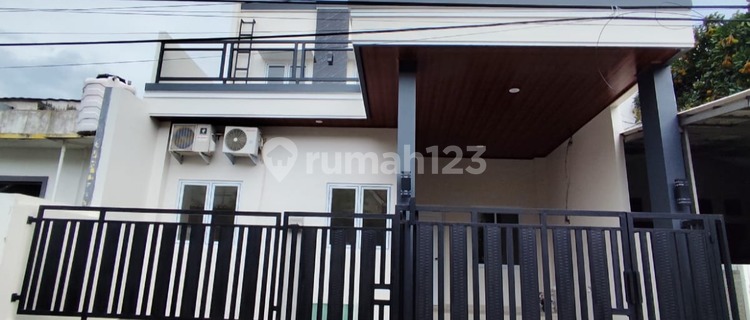 For Sale, Strategically Located Ready-to-Occupy House in Villa Melati Mas 1