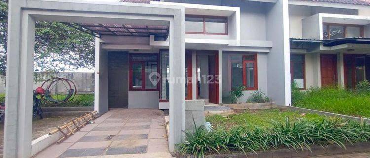 Rumah Cantik Luas di Cluster Elite, Hanya 7 Menit Ke Kampus Ums 1