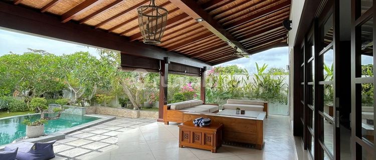 Villa Luxury 4BR Lokasi Privat Furnished Startegis Di Canggu  1