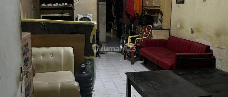 Jarang Ada. Dijual Rumah Lama Hitung Tanah  Di Kompleks Keb.. Baru 1